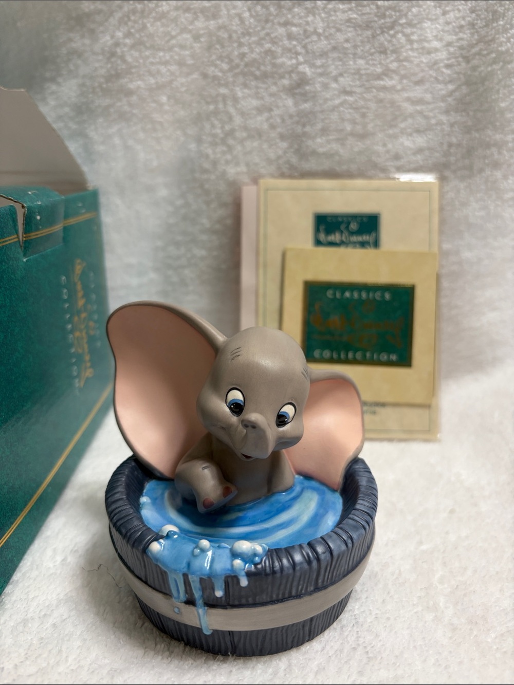Dumbo “Simply Adorable” 1995 Disney Membership Sculpture  COA new